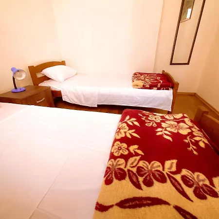 Balkan House 게스트하우스 *